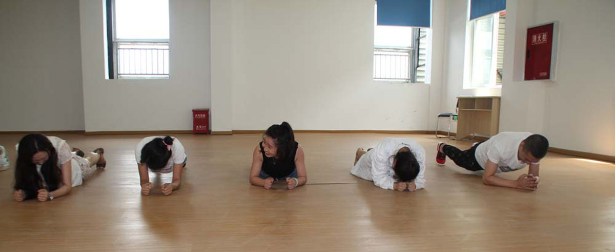 1573812490227640.jpg 室内活动.jpg